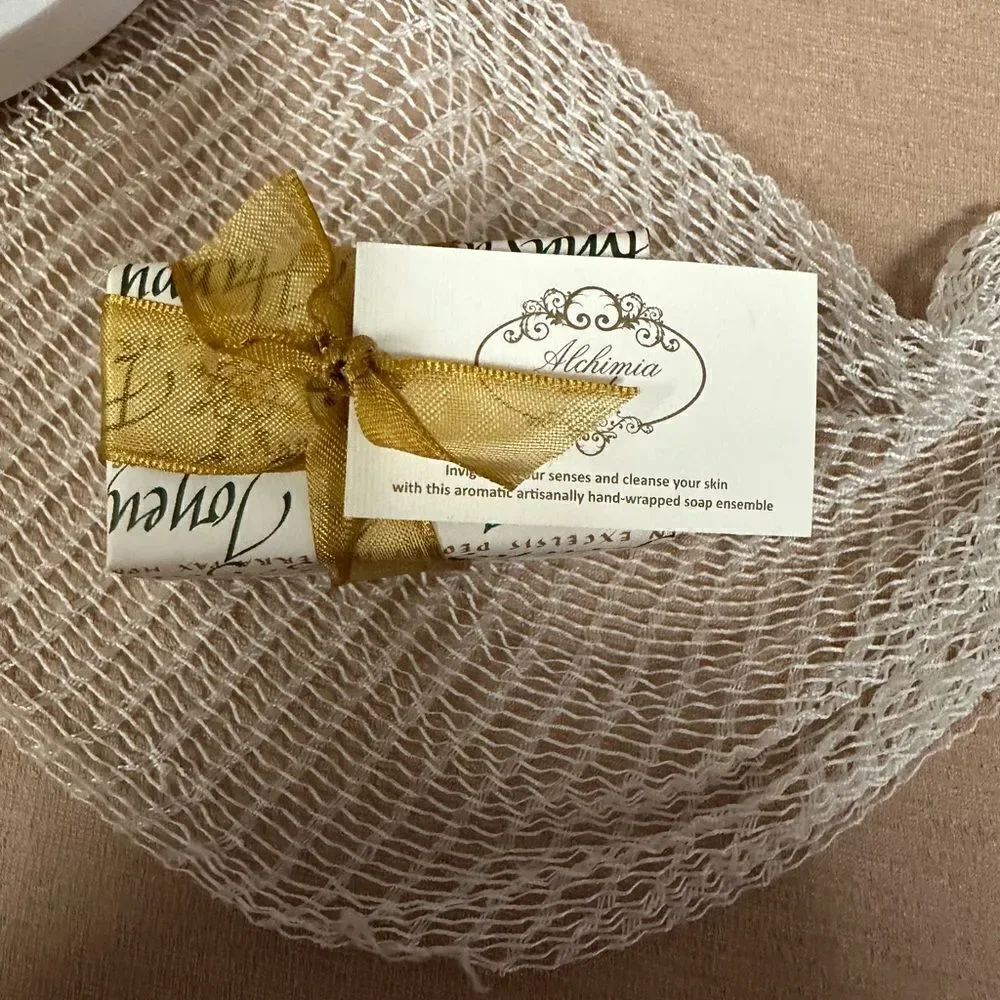Alchimia Soap Milano Vanilla Moisturizing Christmas Winter Holiday Wrapped Set
